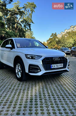 Внедорожник / Кроссовер Audi Q5 2021 в 