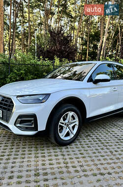 Внедорожник / Кроссовер Audi Q5 2021 в 