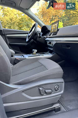 Внедорожник / Кроссовер Audi Q5 2021 в 
