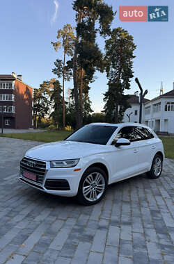 Внедорожник / Кроссовер Audi Q5 2018 в 