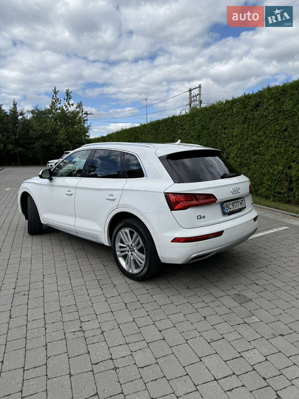 Позашляховик / Кросовер Audi Q5 2020 в Львові