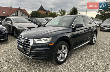 Внедорожник / Кроссовер Audi Q5 2018 в 