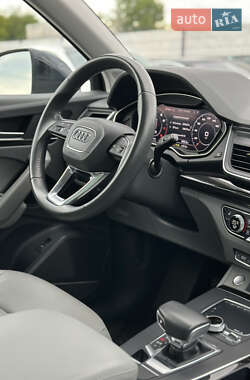 Внедорожник / Кроссовер Audi Q5 2018 в 