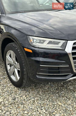 Внедорожник / Кроссовер Audi Q5 2018 в 