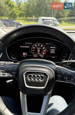 Внедорожник / Кроссовер Audi Q5 2019 в 