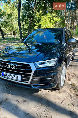 Внедорожник / Кроссовер Audi Q5 2018 в 