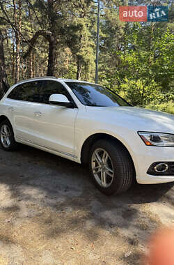 Внедорожник / Кроссовер Audi Q5 2016 в 