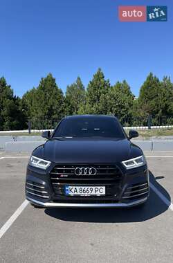 Внедорожник / Кроссовер Audi Q5 2018 в 