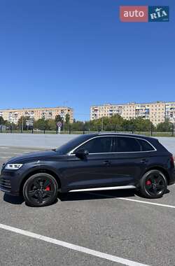 Внедорожник / Кроссовер Audi Q5 2018 в 