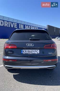 Внедорожник / Кроссовер Audi Q5 2018 в 