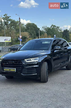 Внедорожник / Кроссовер Audi Q5 2018 в 