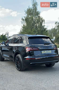 Внедорожник / Кроссовер Audi Q5 2018 в 