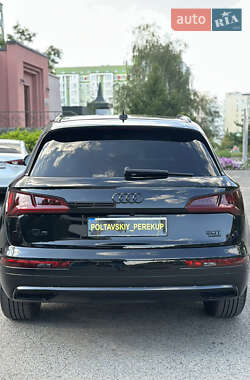 Внедорожник / Кроссовер Audi Q5 2018 в 