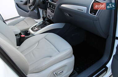 Позашляховик / Кросовер Audi Q5 2015 в 