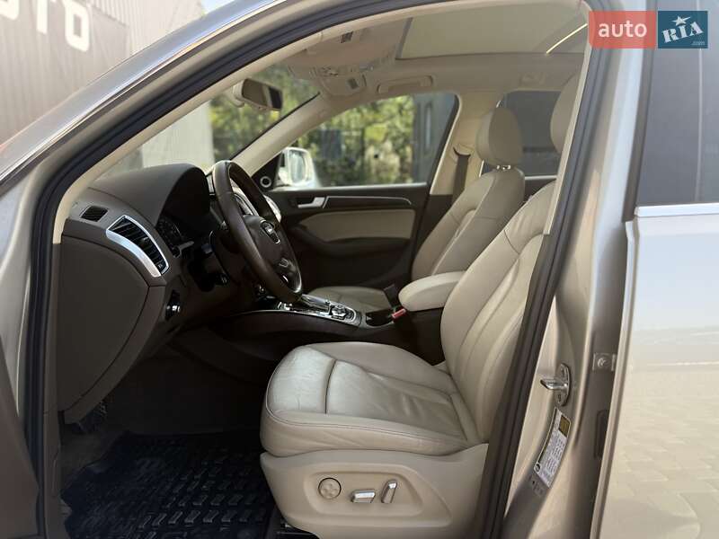 Позашляховик / Кросовер Audi Q5 2015 в Львові