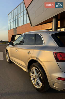 Внедорожник / Кроссовер Audi Q5 2020 в 