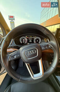Внедорожник / Кроссовер Audi Q5 2020 в 