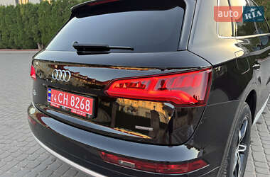 Внедорожник / Кроссовер Audi Q5 2020 в 