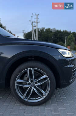 Внедорожник / Кроссовер Audi Q5 2018 в 