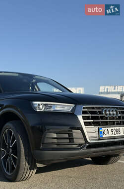 Внедорожник / Кроссовер Audi Q5 2017 в 