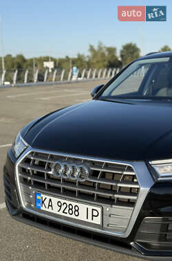 Внедорожник / Кроссовер Audi Q5 2017 в 