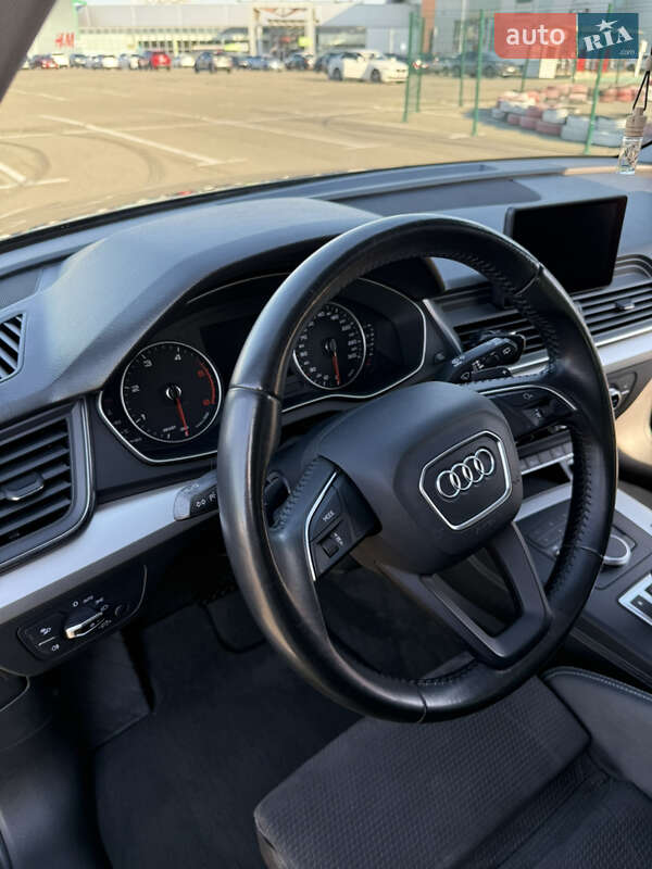 Позашляховик / Кросовер Audi Q5 2017 в Києві
