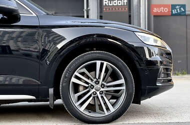 Внедорожник / Кроссовер Audi Q5 2017 в 