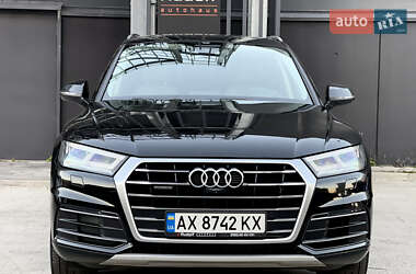 Внедорожник / Кроссовер Audi Q5 2017 в 