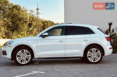 Внедорожник / Кроссовер Audi Q5 2018 в 