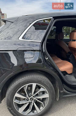 Внедорожник / Кроссовер Audi Q5 2023 в 