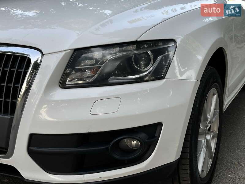 Внедорожник / Кроссовер Audi Q5 2011 в Киеве