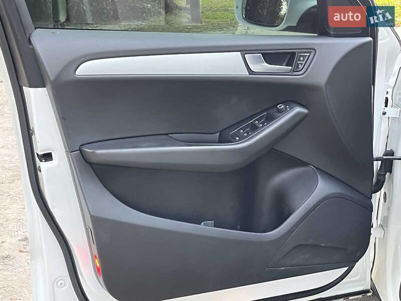 Внедорожник / Кроссовер Audi Q5 2011 в Киеве