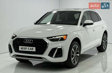 Позашляховик / Кросовер Audi Q5 2022 в 