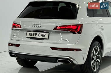 Позашляховик / Кросовер Audi Q5 2022 в 