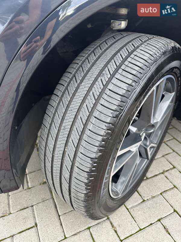 Внедорожник / Кроссовер Audi Q5 2019 в Львове