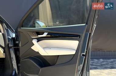 Позашляховик / Кросовер Audi Q5 2018 в 