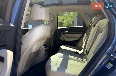 Позашляховик / Кросовер Audi Q5 2018 в 