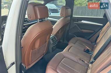 Внедорожник / Кроссовер Audi Q5 2018 в 
