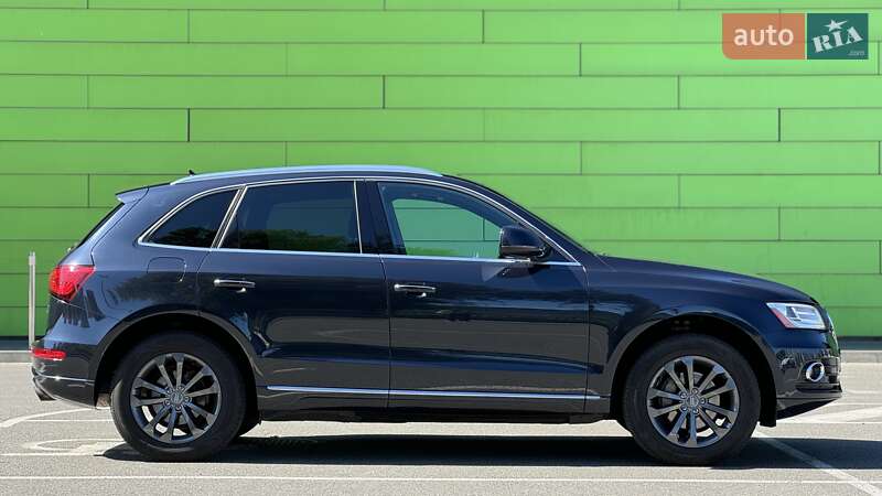 Позашляховик / Кросовер Audi Q5 2016 в Києві