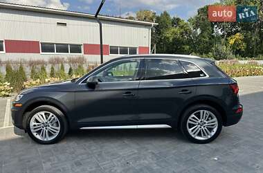Внедорожник / Кроссовер Audi Q5 2017 в 