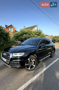 Внедорожник / Кроссовер Audi Q5 2017 в 