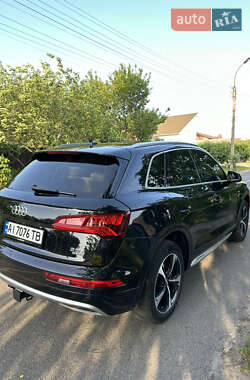 Внедорожник / Кроссовер Audi Q5 2017 в 