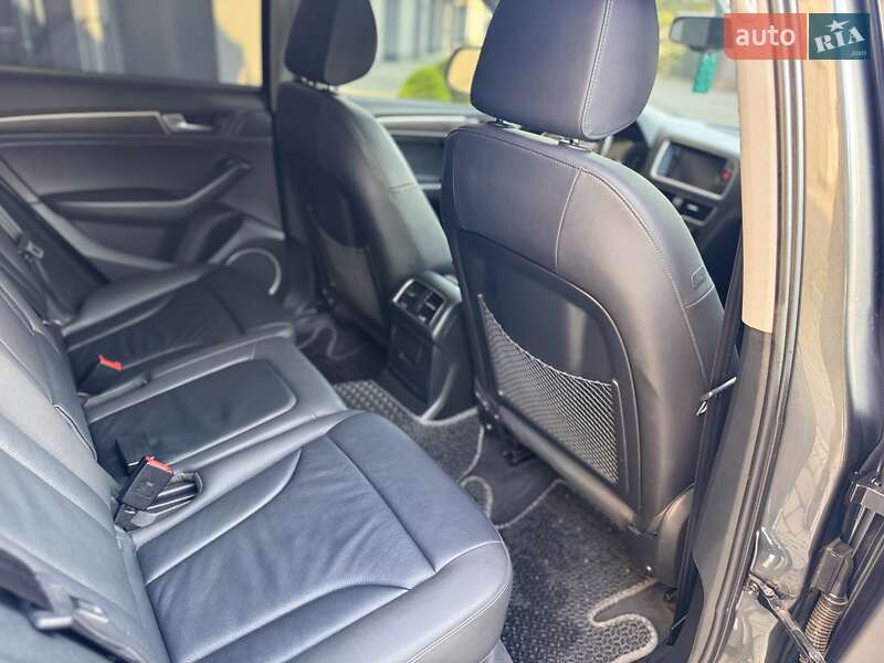 Позашляховик / Кросовер Audi Q5 2015 в Львові