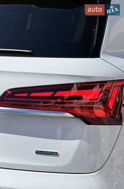 Внедорожник / Кроссовер Audi Q5 2023 в 