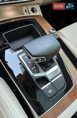Внедорожник / Кроссовер Audi Q5 2023 в 