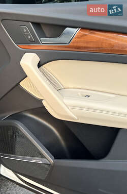 Внедорожник / Кроссовер Audi Q5 2023 в 