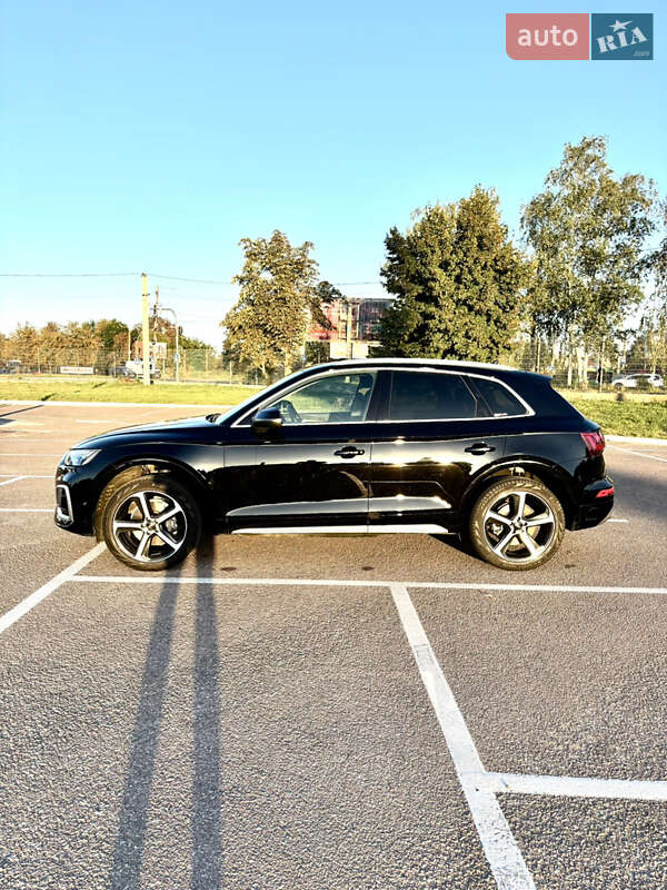 Внедорожник / Кроссовер Audi Q5 2021 в Житомире
