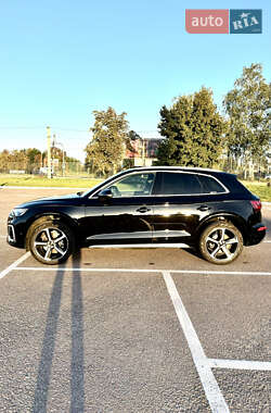 Внедорожник / Кроссовер Audi Q5 2021 в 
