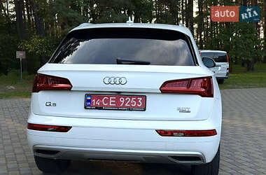 Внедорожник / Кроссовер Audi Q5 2017 в 