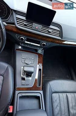 Внедорожник / Кроссовер Audi Q5 2017 в 